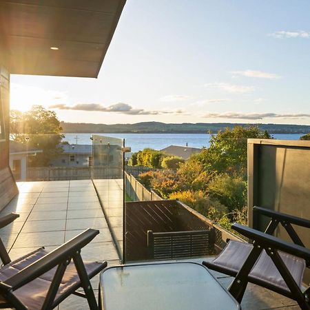 Taupo Escape - Rainbow Point Holiday Home 외부 사진