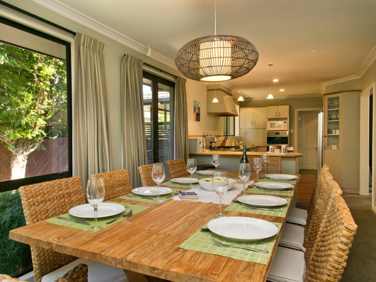 Taupo Escape - Rainbow Point Holiday Home 외부 사진