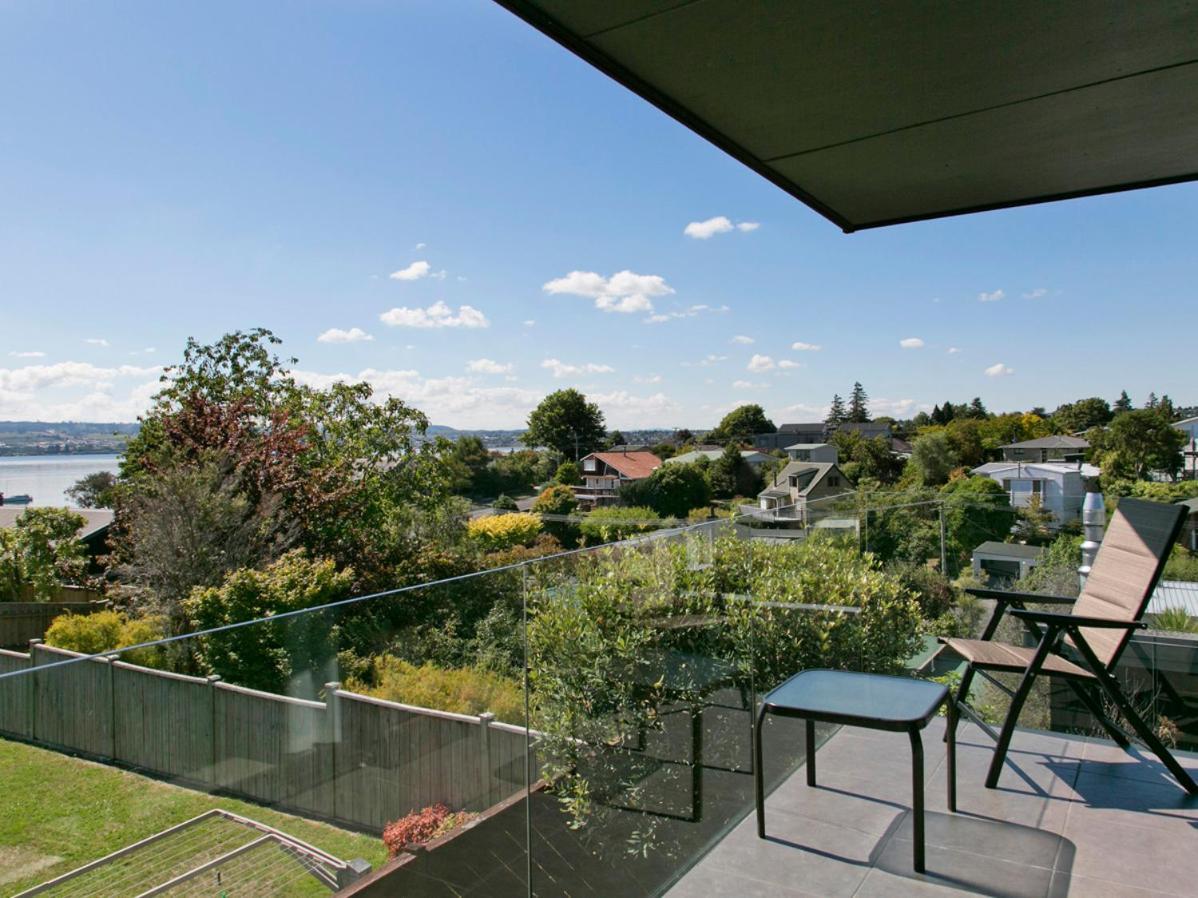 Taupo Escape - Rainbow Point Holiday Home 외부 사진