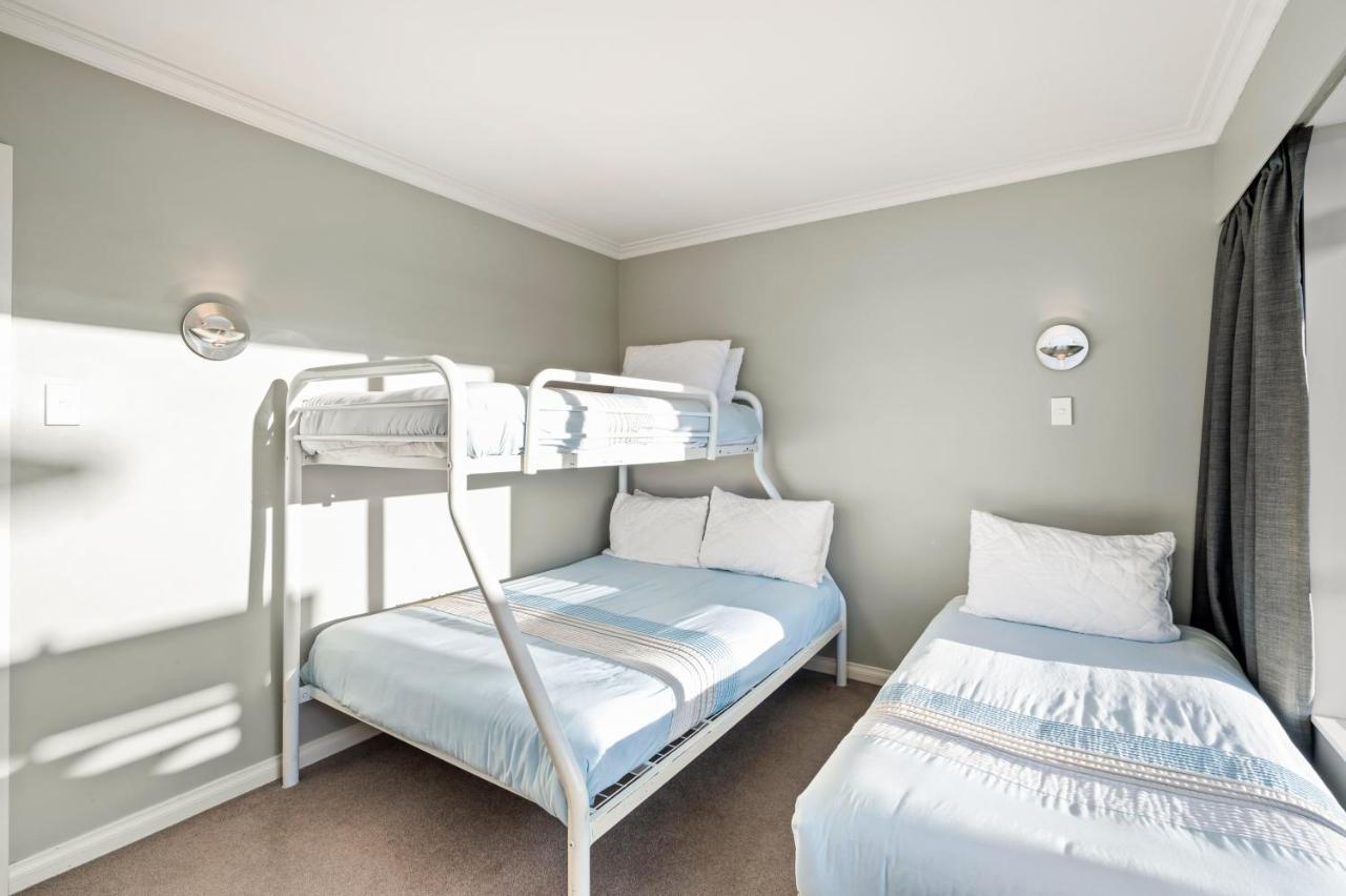 Taupo Escape - Rainbow Point Holiday Home 외부 사진